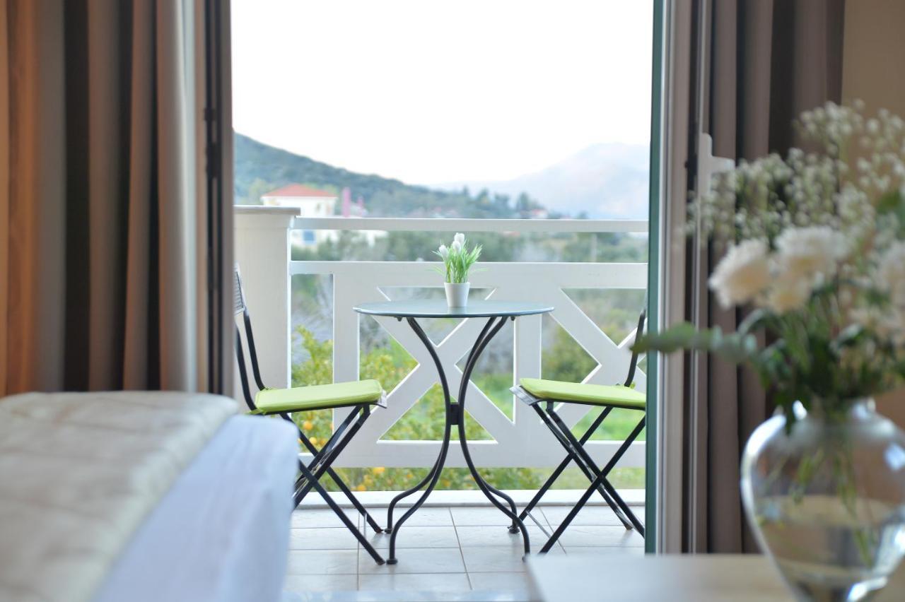 Villa Reverenza Lixouri Luaran gambar